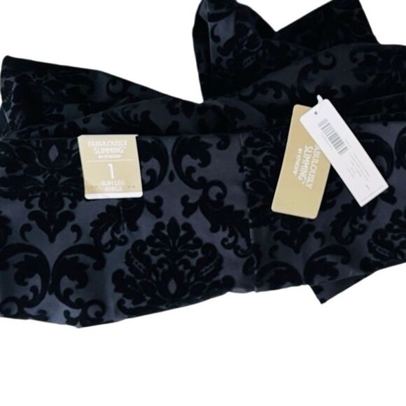 NWT Chico’s Fabulously Slimming Flocked Pull On Pant, Fashion Black size 1 - Picture 4 of 8